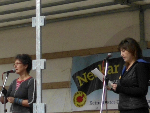 Anti-AKW-Demo in Heilbronn, 4.03.2017, Anete Wellhöfer und Olga Kappler - Foto: Klaus Schramm - Creative-Commons-Lizenz Namensnennung Nicht-Kommerziell 3.0