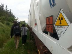 Blockade eines Uranzugs bei Narbonne, 15.04.17 - Foto: Stop Uranium - Creative-Commons-Lizenz Namensnennung Nicht-Kommerziell 3.0