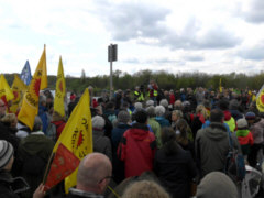 Brcken-Aktion Marckolsheim-Sasbach, 24.04.2016 - Foto: Klaus Schramm - Creative-Commons-Lizenz Nicht-Kommerziell 3.0