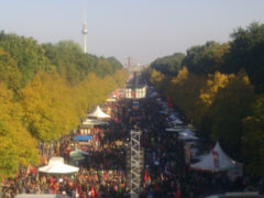 Anti-TTIP-Demo, Berlin, 10.10.2015 - Foto: Lucia Kronauer-Dietsche - Creative-Commons-Lizenz 'Namensnennung 3.0 nicht portiert'