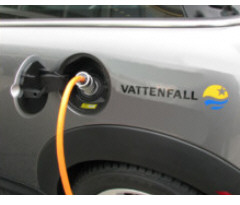 Elektro-Auto mit Strom  von...