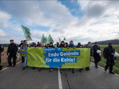 Schienen-Blockade von Ende Gelnde', 28.10.2018 - Foto: Ende Gelnde - Creative-Commons-Lizenz Namensnennung Nicht-Kommerziell 3.0