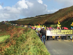 Demo am AKW Flamanville, 1.10.2016 - Foto: Emmanuel Brossier - Creative-Commons-Lizenz Nicht-Kommerziell 3.0